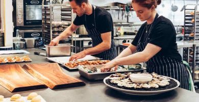 Restaurante Tatel contrata a personal de cocina en diferentes posiciones