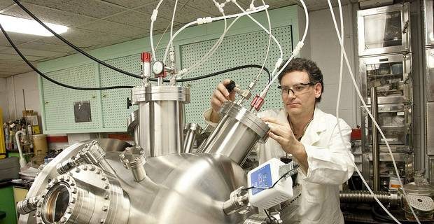 Los extranjeros se recuperan del desempleo, aunque a paso lento