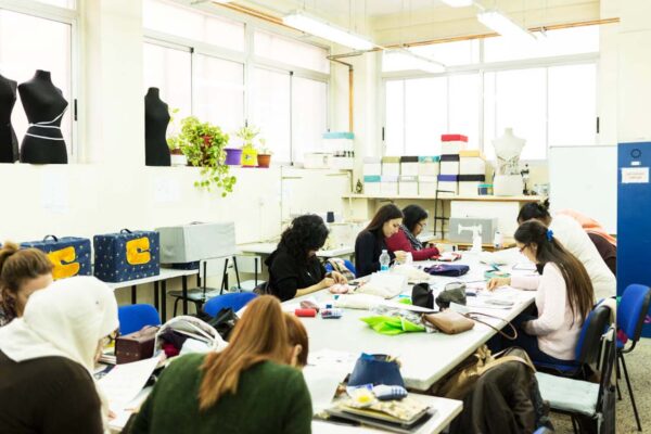 Toda la información del curso Arreglos y adaptaciones de prendas y artículos en textil y piel cantabria